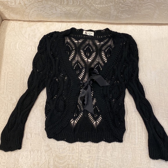 Le Chat Paris. Short Black Open Knit Cardigan with Satin Bow for Closure - Picture 9 of 12